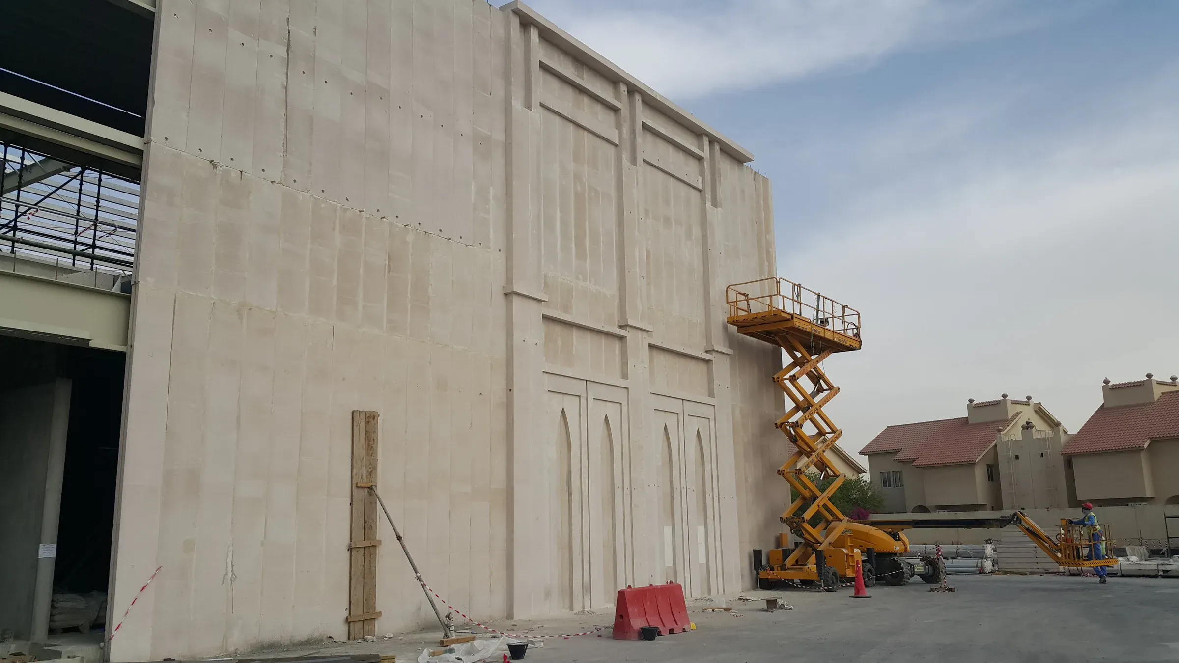 AAC panels on a tower under construction at Yasmeen City