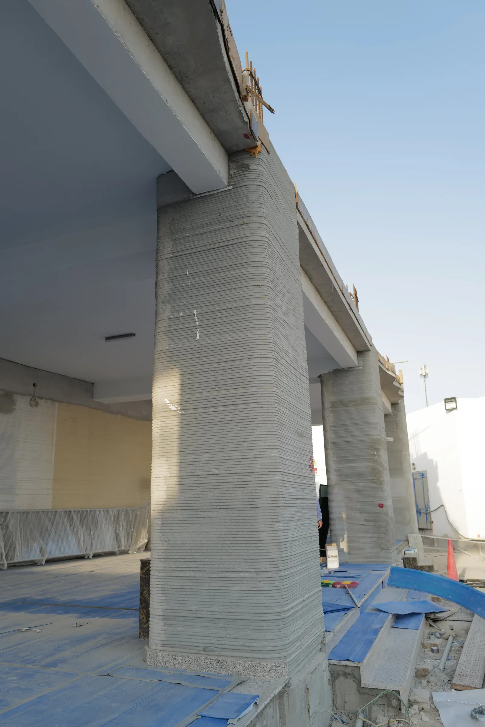 Finished printed column under the slab
